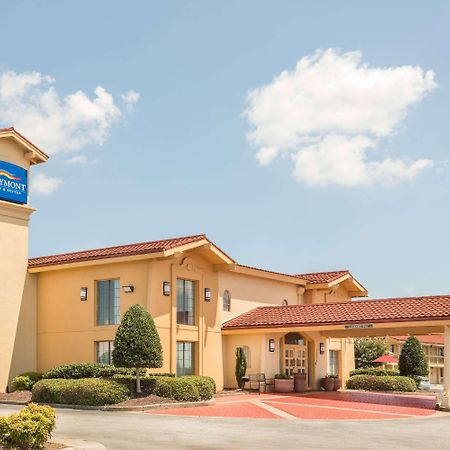 Baymont By Wyndham Greenville Woodruff Rd Bagian luar foto