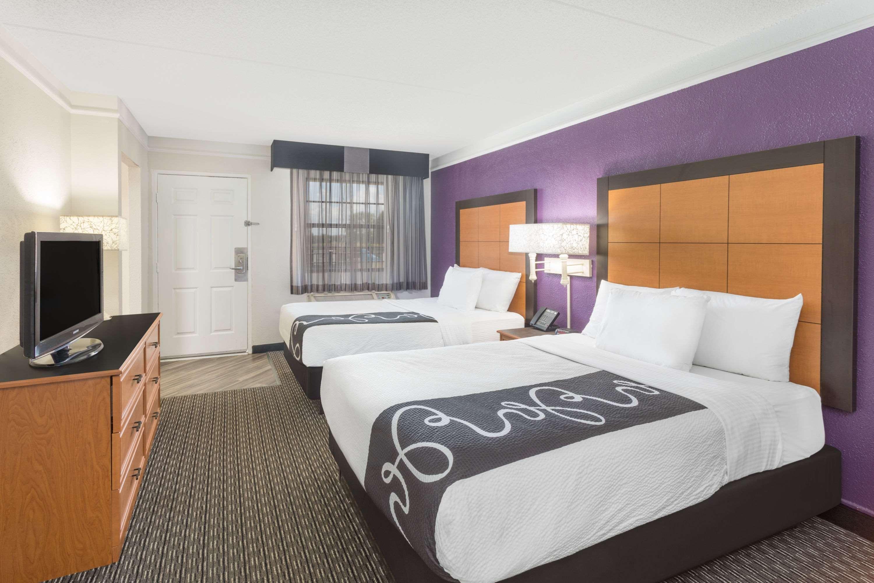 Baymont By Wyndham Greenville Woodruff Rd Bagian luar foto