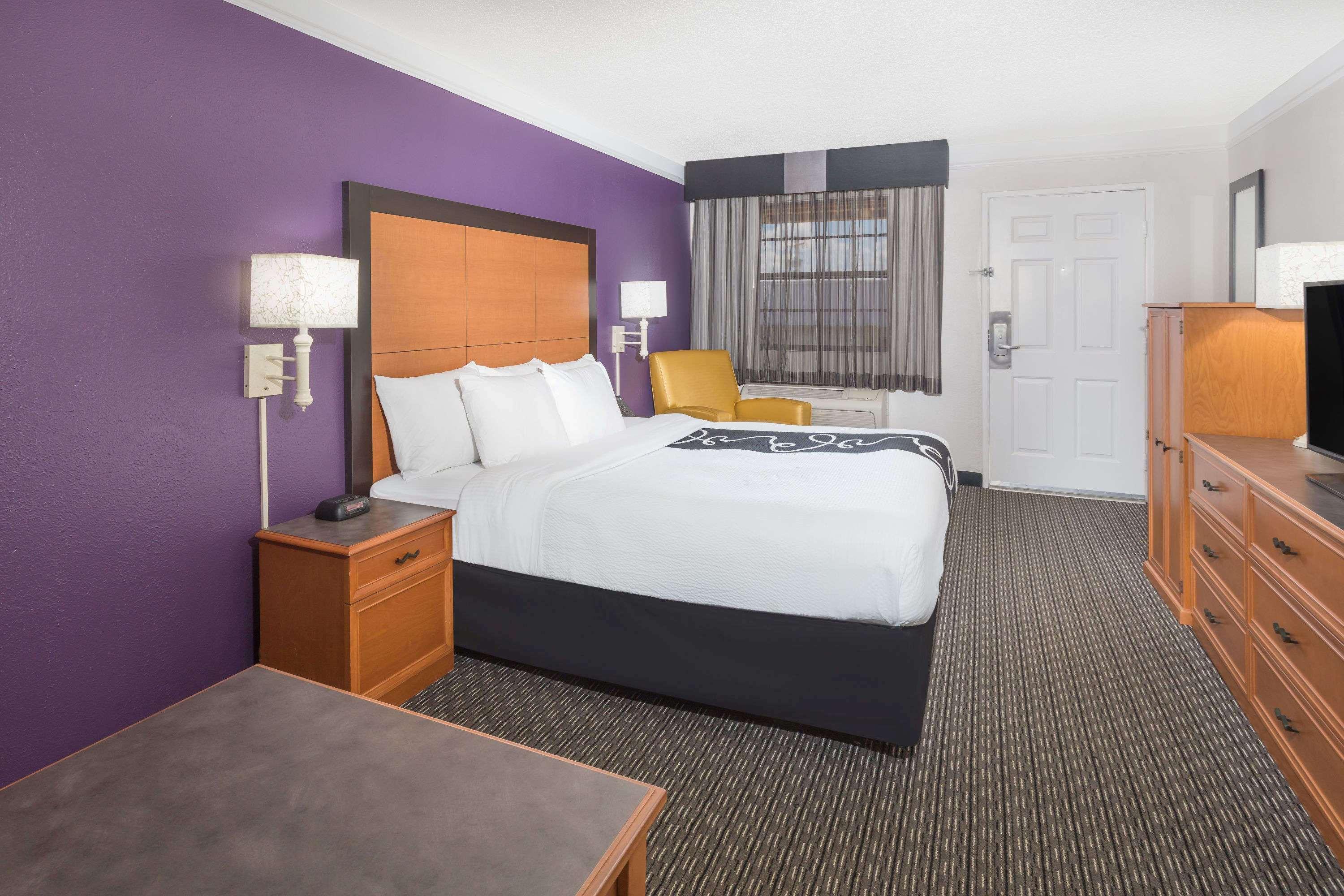 Baymont By Wyndham Greenville Woodruff Rd Bagian luar foto