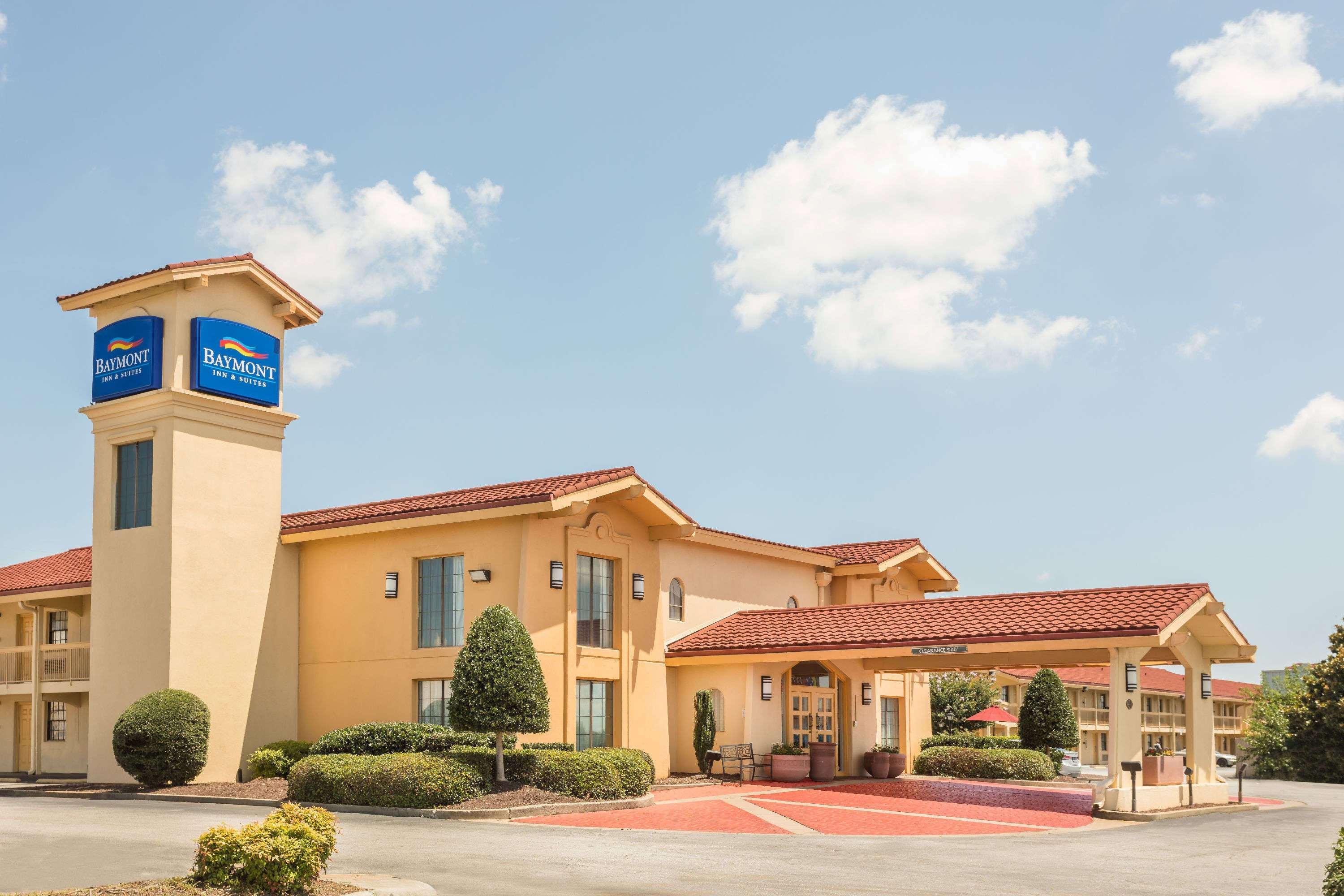 Baymont By Wyndham Greenville Woodruff Rd Bagian luar foto