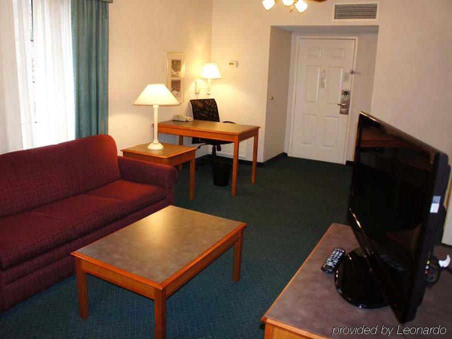 Baymont By Wyndham Greenville Woodruff Rd Bagian luar foto