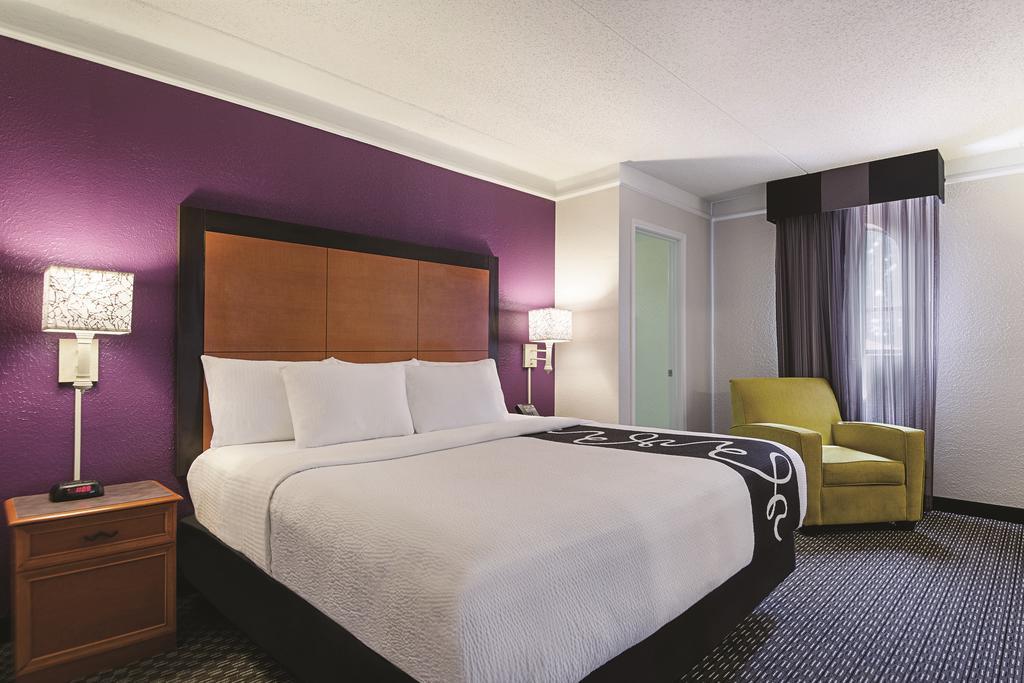 Baymont By Wyndham Greenville Woodruff Rd Bagian luar foto