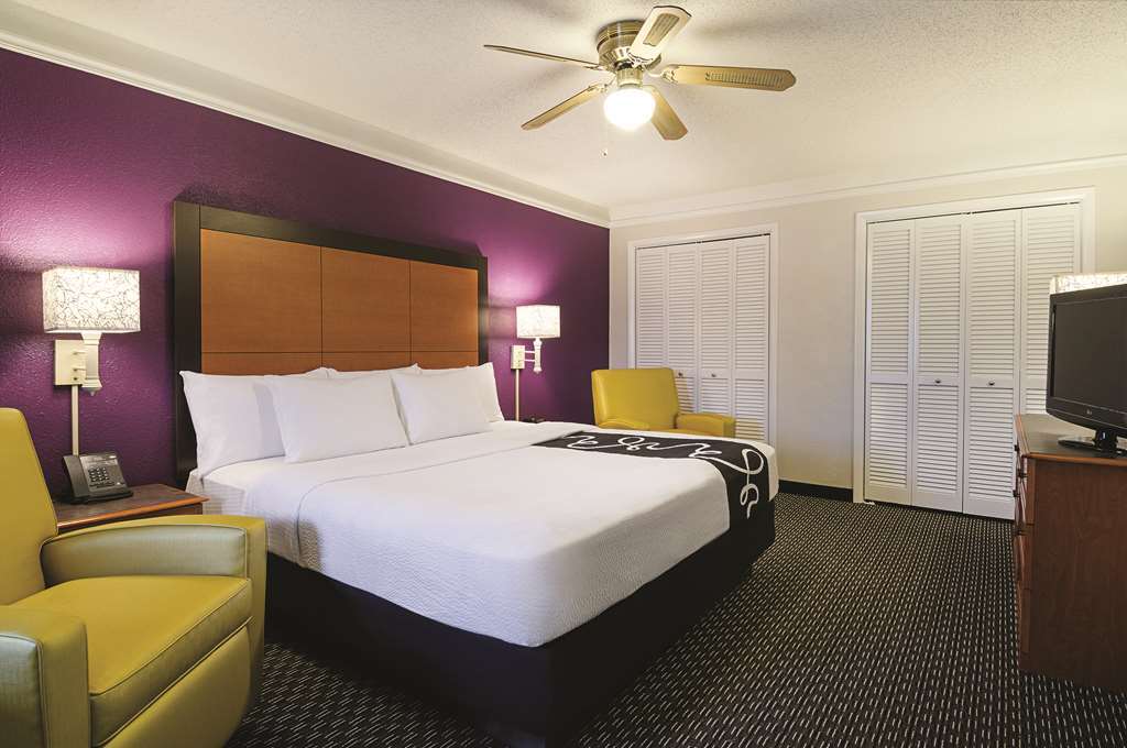 Baymont By Wyndham Greenville Woodruff Rd Ruang foto