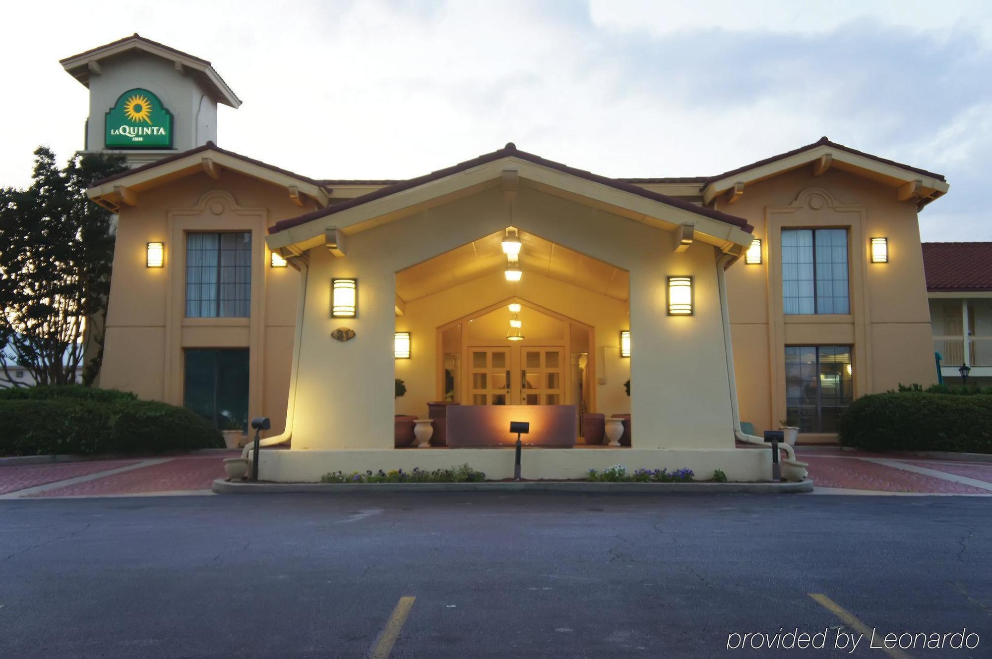 Baymont By Wyndham Greenville Woodruff Rd Bagian luar foto