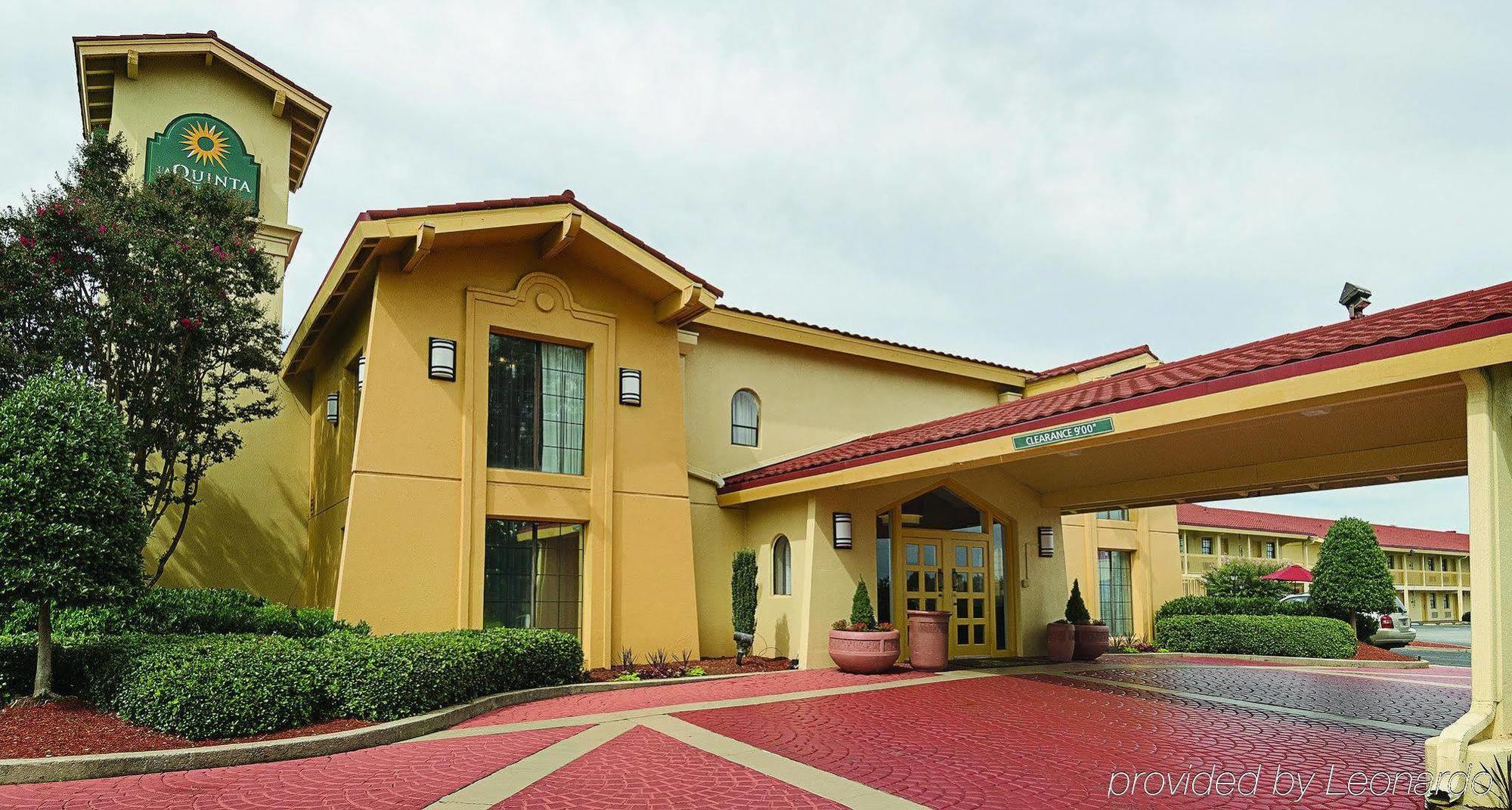 Baymont By Wyndham Greenville Woodruff Rd Bagian luar foto