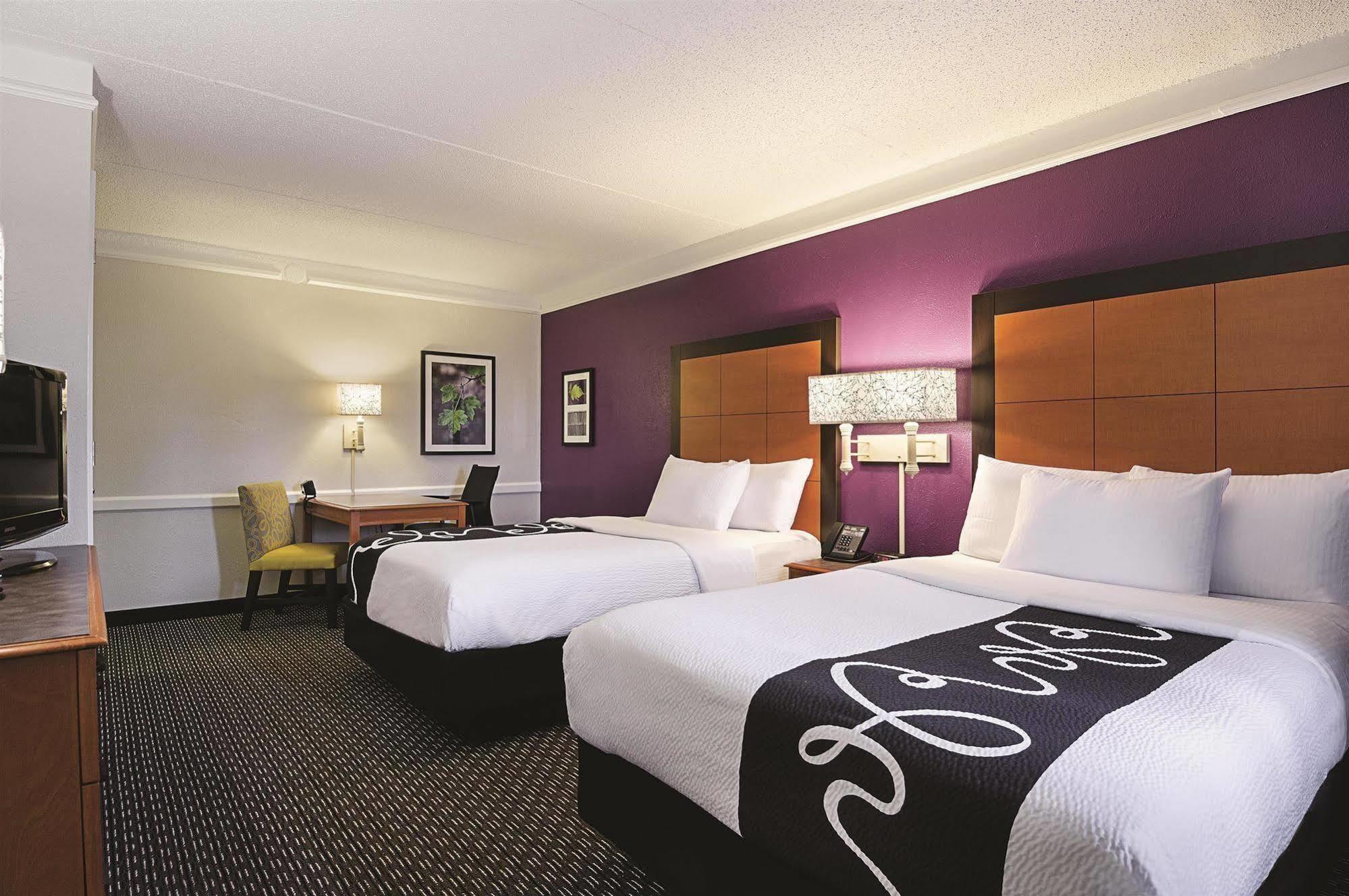 Baymont By Wyndham Greenville Woodruff Rd Bagian luar foto